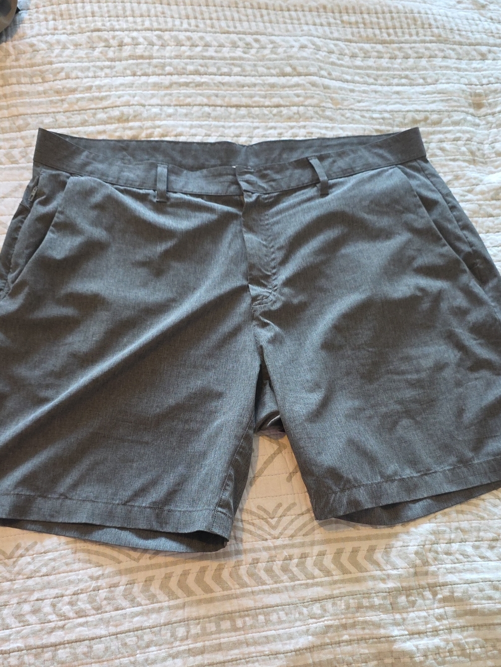 Fabletics Men's Grey Athletic Golf Shorts